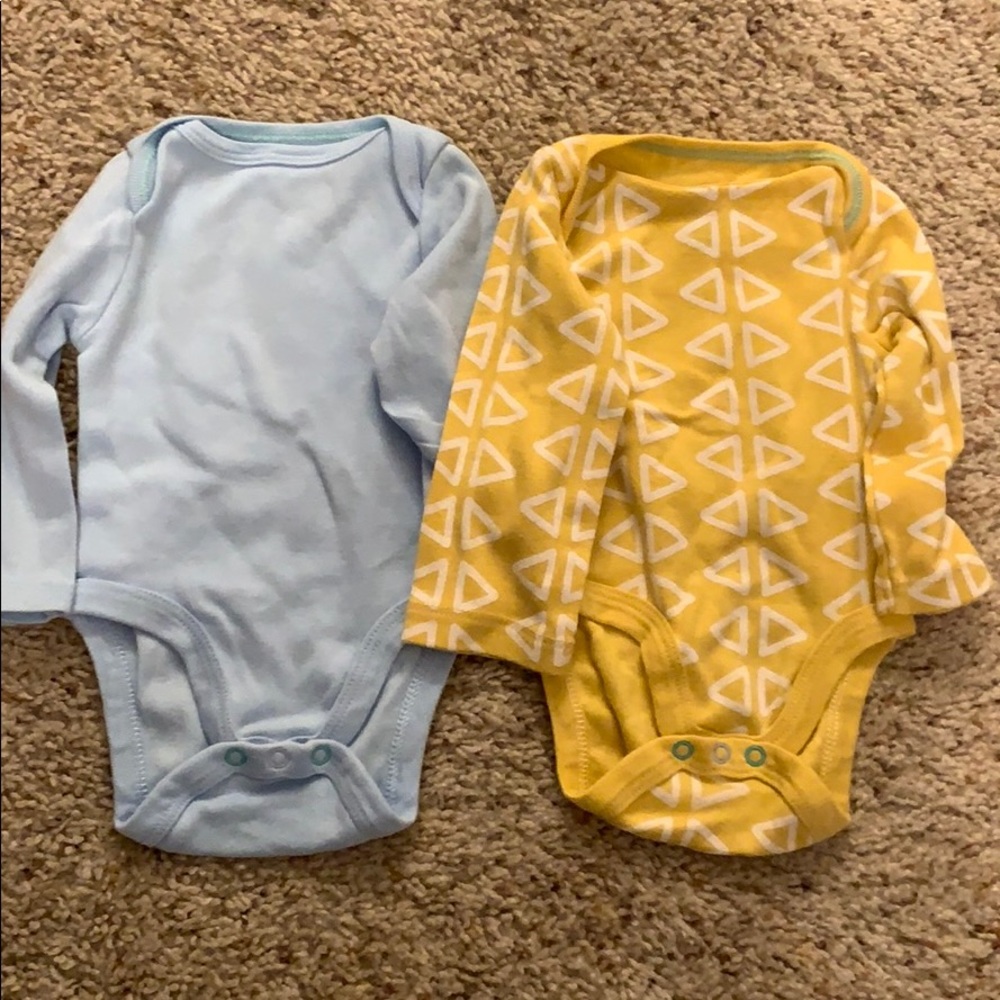 Bundle of 4, newborn size - Picture 2 of 4